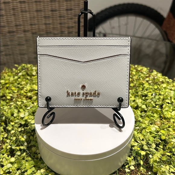 Kate Spade Light Gray Card Holder New - Picture 1 of 4